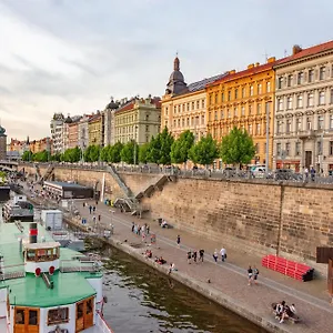 Cozy At Main Station Apartment Prague